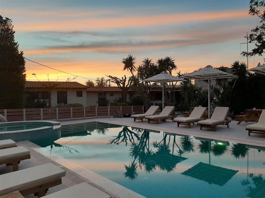 Athina Apartments Stoupa Bagian luar foto