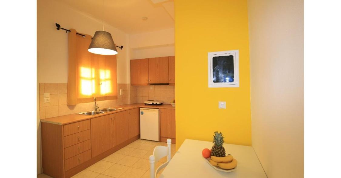 Athina Apartments Stoupa Bagian luar foto
