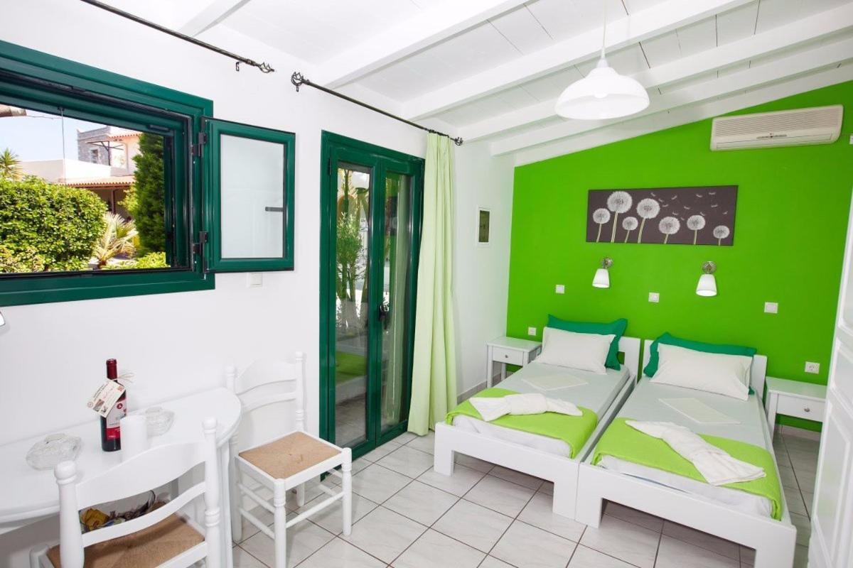 Athina Apartments Stoupa Bagian luar foto