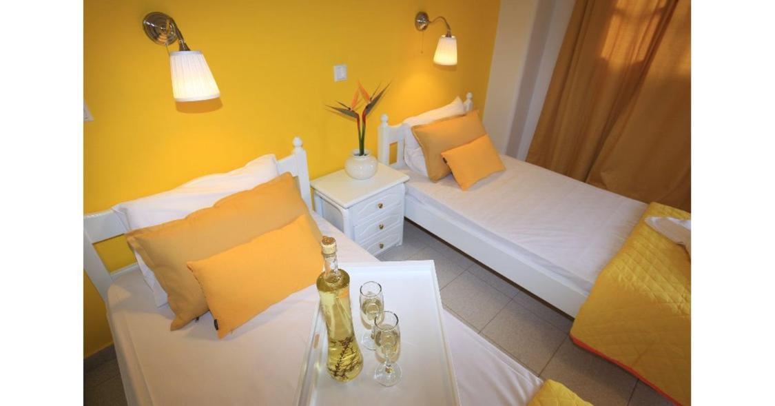 Athina Apartments Stoupa Bagian luar foto