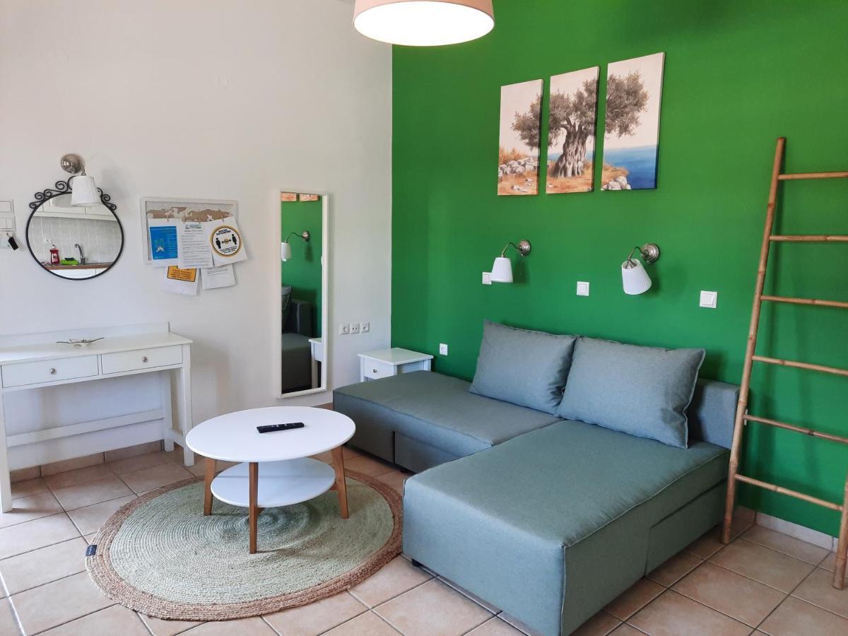 Athina Apartments Stoupa Bagian luar foto