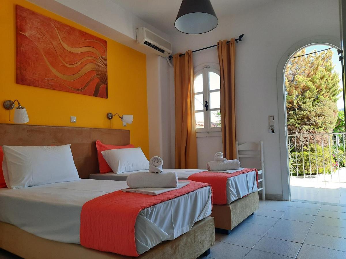 Athina Apartments Stoupa Bagian luar foto