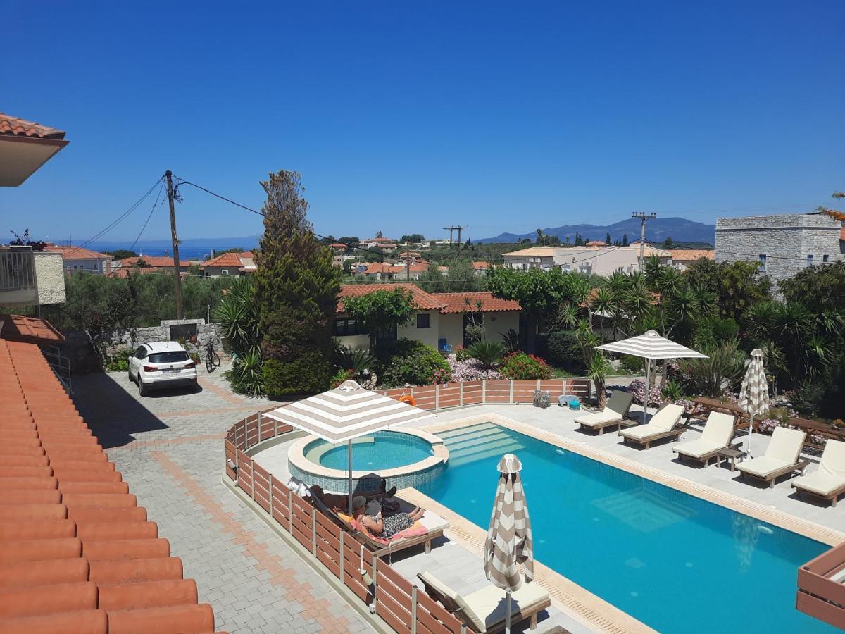 Athina Apartments Stoupa Bagian luar foto