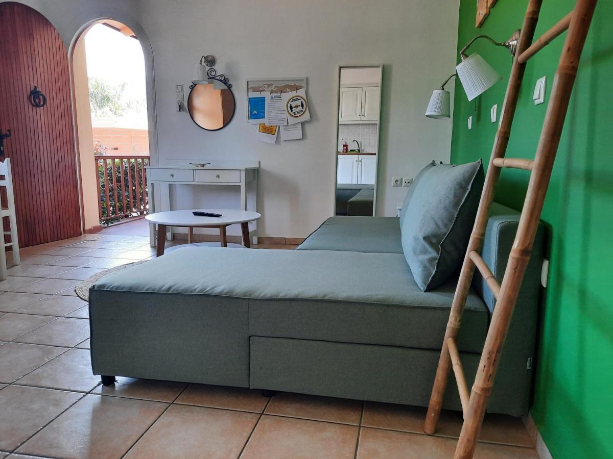 Athina Apartments Stoupa Bagian luar foto